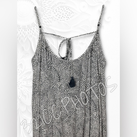 Plus Size - Picture 7 of 10